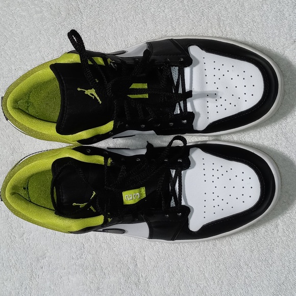 Jordan Air 1 Low “Black Cyber”, Sneaker Size 8.5 Men\'s main image 2